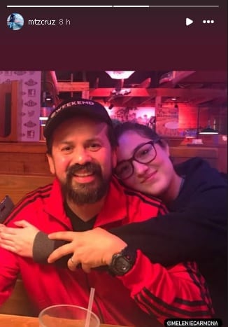 Cruz Martínez comparte foto con Melanie Carmona.