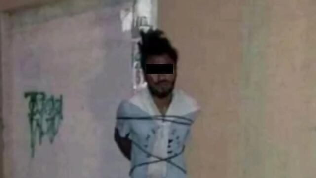 El presunto ladrón fue amarrado a un poste y golpeado por los vecinos.