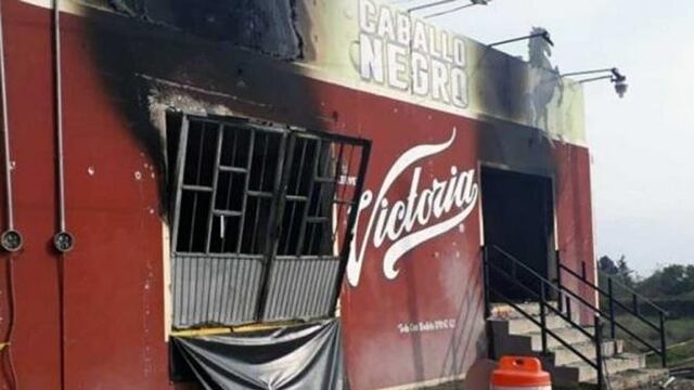 El bar fue incendiado durante la madrugada.