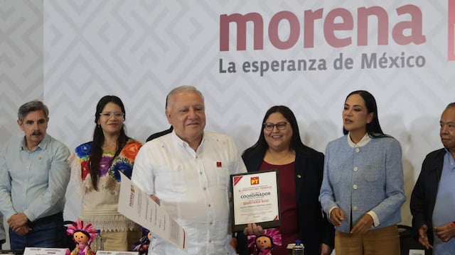 Rafael Marín Mollinedo formalizó su registro como aspirante a la Coordinación Estatal de la Defensa de la Transformación y la Soberanía en Quintana Roo.