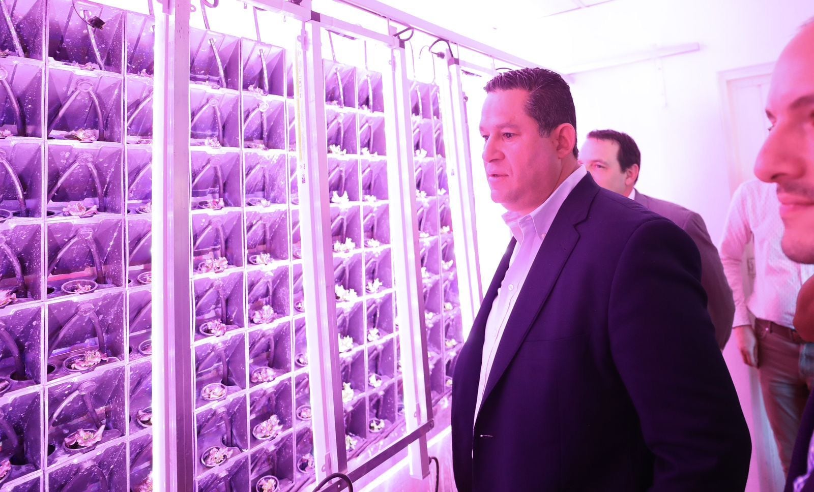 Diego Sinhue Rodríguez Vallejo asistió al encuentro Womentefactura y vio el eclipse solar 2024