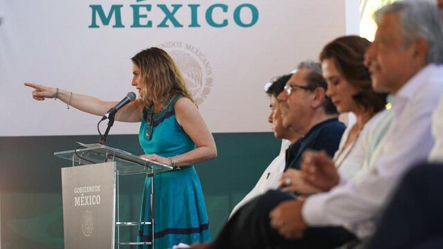 Beatriz Gutiérrez Müller durante la presentación de la Estrategia Nacional de Lectura en Mocorito, Sinaloa