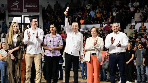 Alfonso Durazo lleva apoyos a 16 mil familias con tarjetas del Bienestar