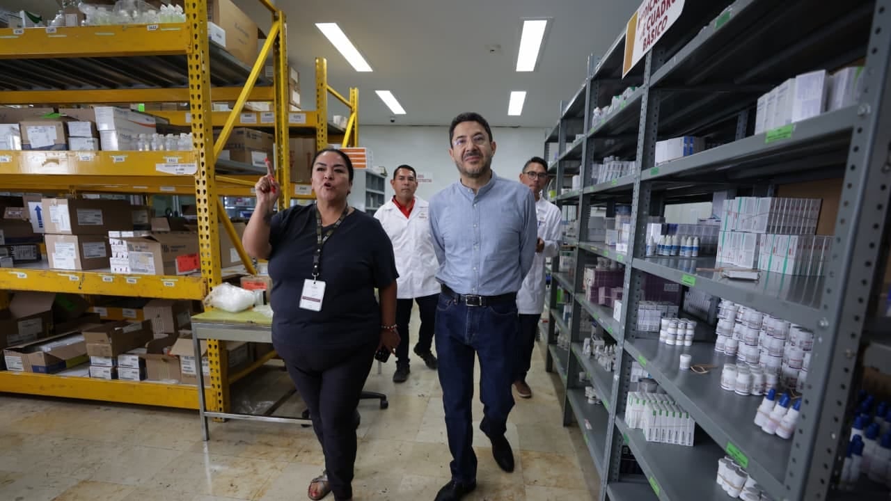 Martí Batres supervisa terapia intensiva y abasto de medicamentos en ISSSTE Zacatecas