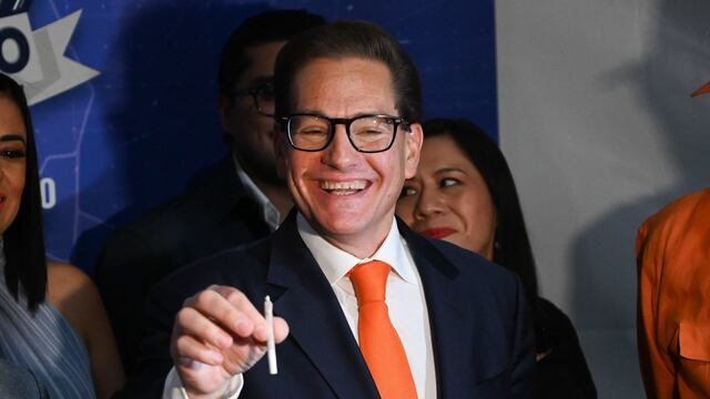 Salomón Chertorivski cerrará su campaña con concierto de Aczino