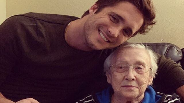 Diego Boneta y su abuela