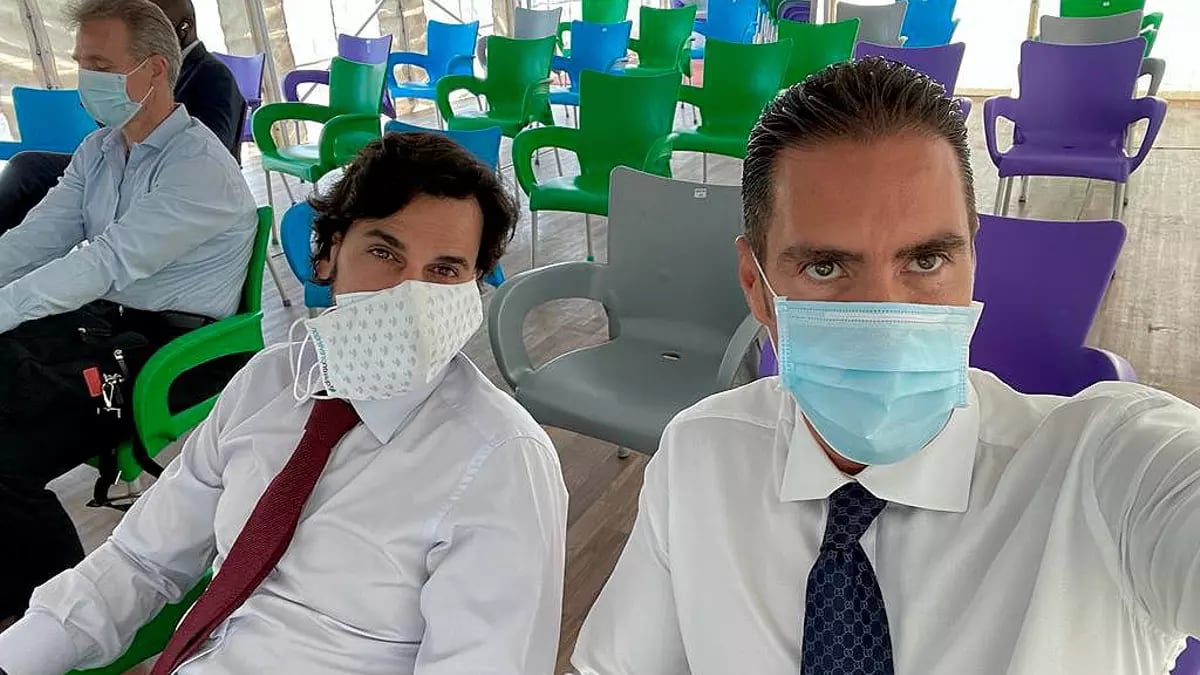 Maximiliano Eduardo González Niederer en Costa de Marfil con Alberto González Amador