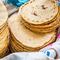 Al comprar tortillas de maíz, consumidores buscan el mejor precio y calidad