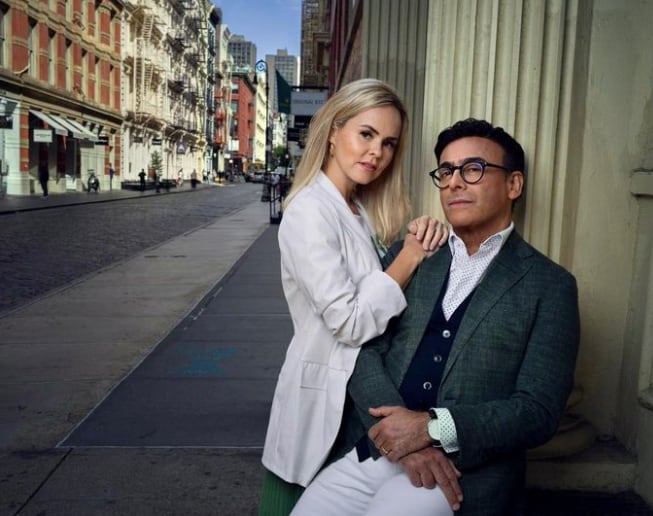 Adal Ramones y Karla de la Mora