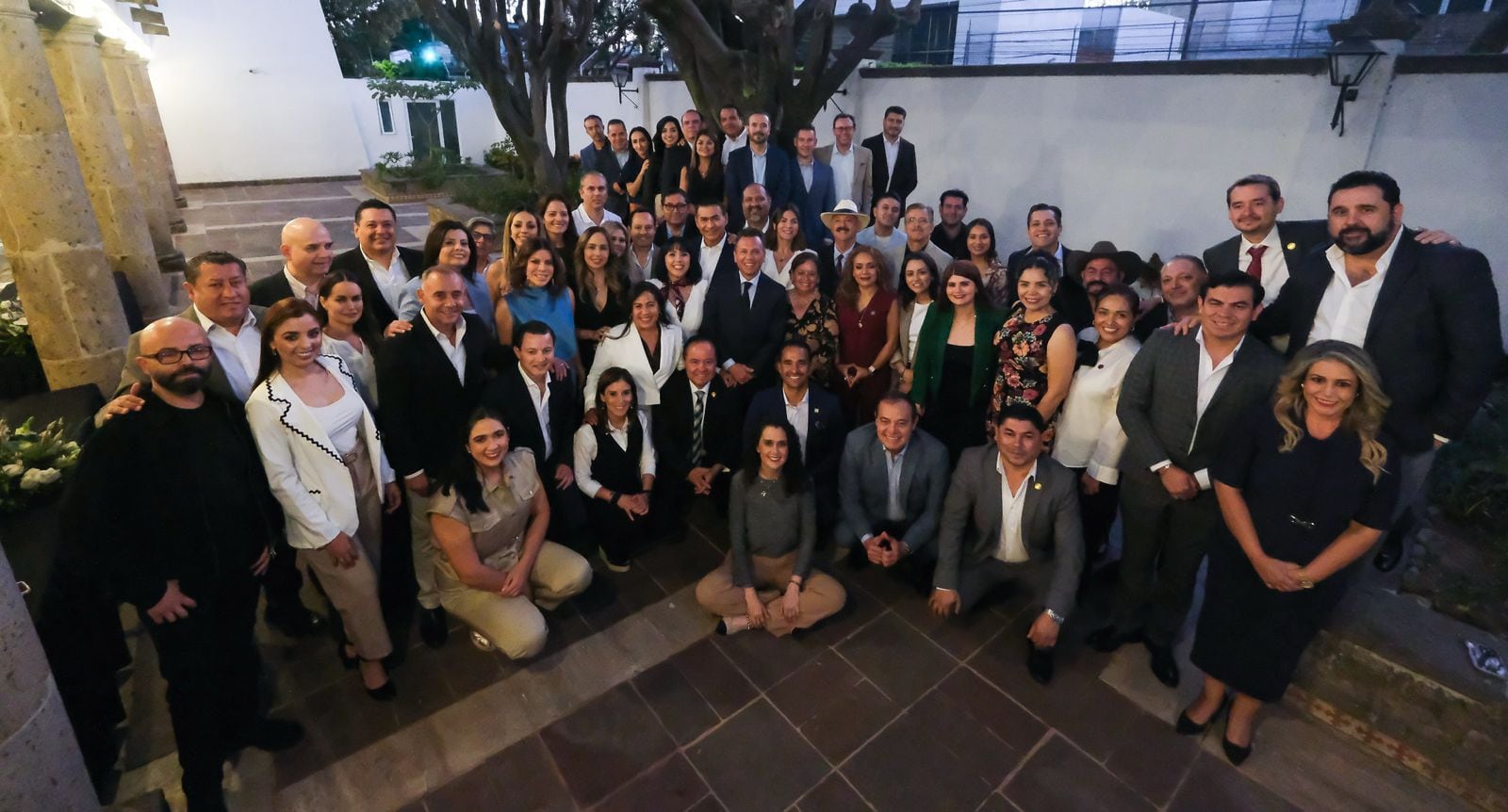 Pablo Lemus convoca a legisladores locales y federales