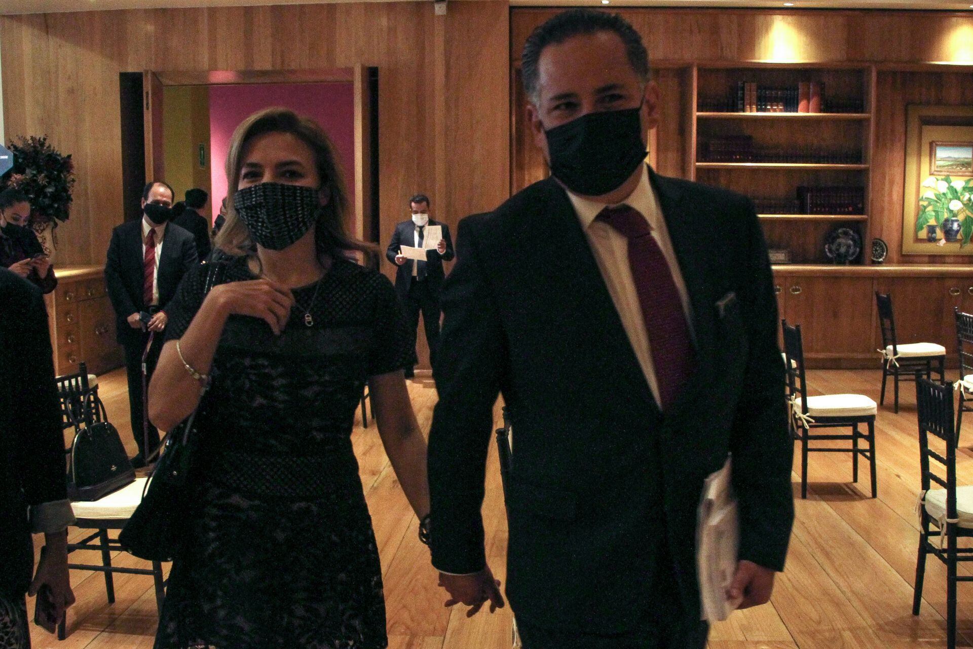 Santiago Nieto y Carla Humphrey