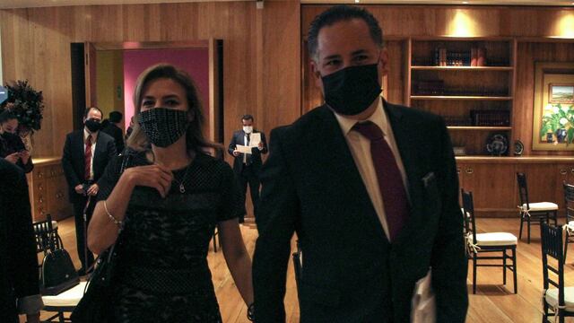 Santiago Nieto y Carla Humphrey