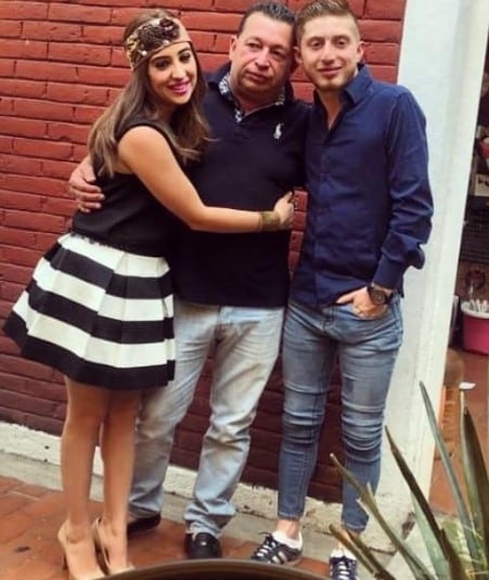 Octavio Ocaña con su papá y su hermana