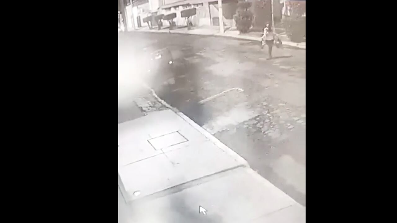 Escapa de presunto intento de secuestro en calles de Puebla (VIDEO)
