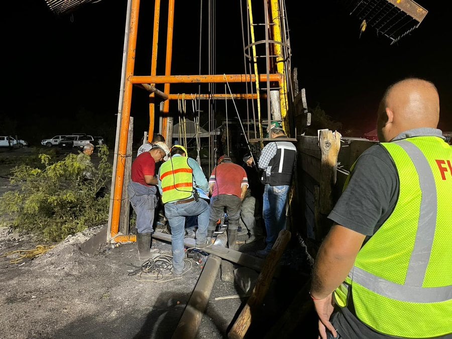 Trabajos para el rescate de mineros atrapados en Sabinas, Coahuila