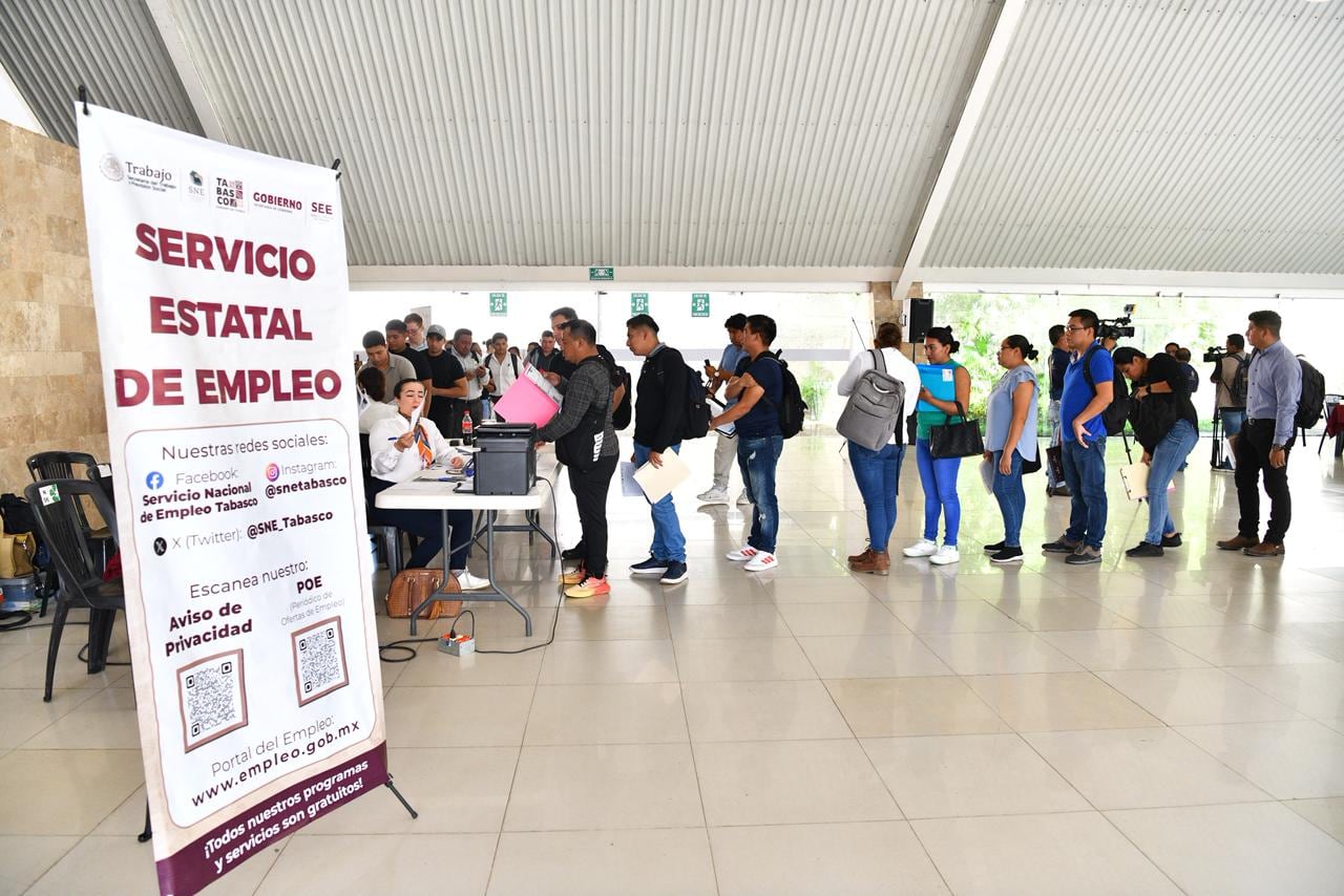 Javier May anuncia Foro Nacional Ferroviario en Tabasco.