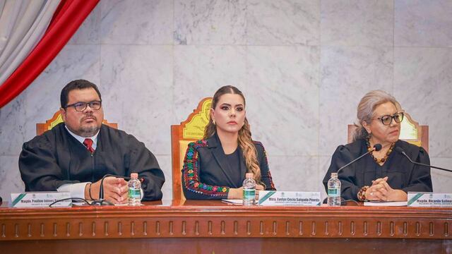 Evelyn Salgado asiste a toma de protesta del nuevo Presidente del Tribunal Superior de Justicia de Guerrero, Ricardo Salinas