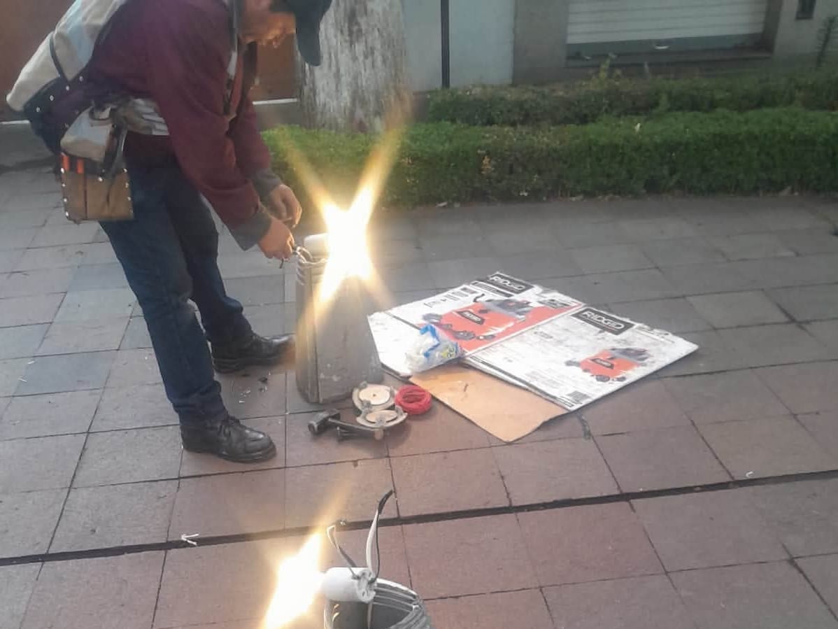 Toluca rehabilita alumbrado del Paseo Colón.
