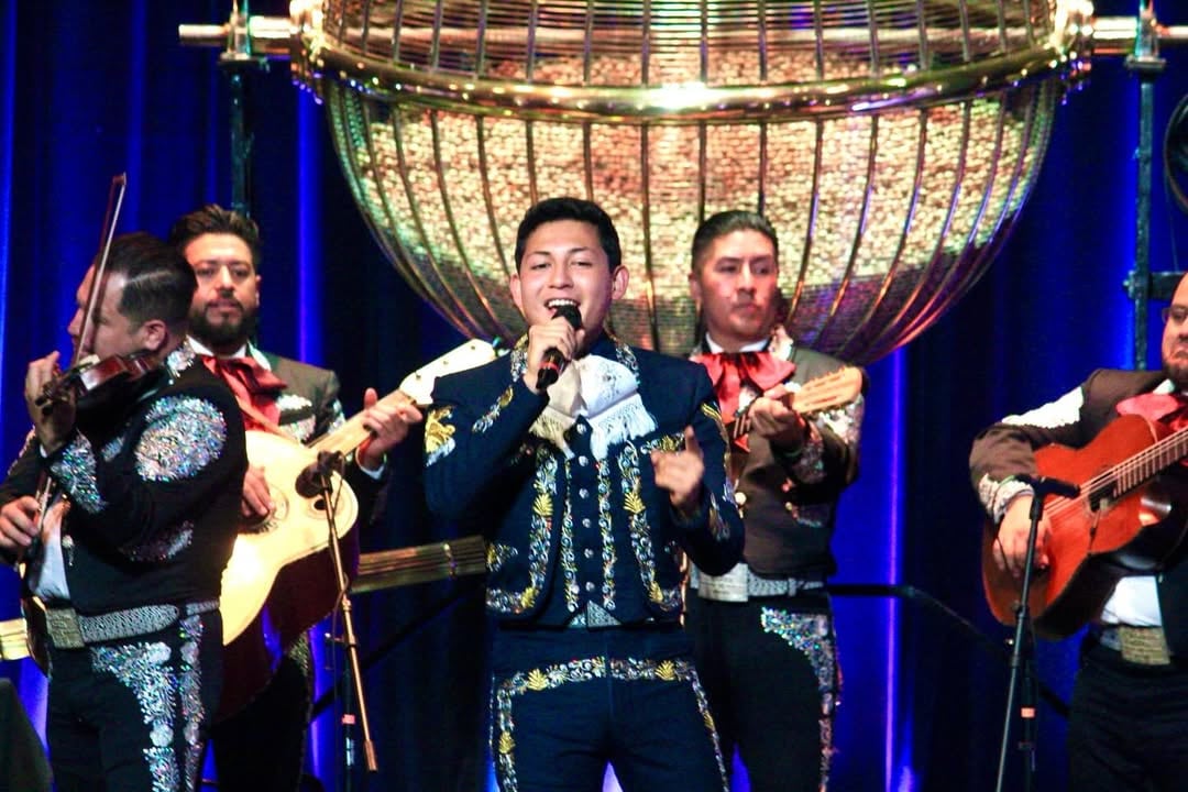 Sergio Maya, ganador de México Canta