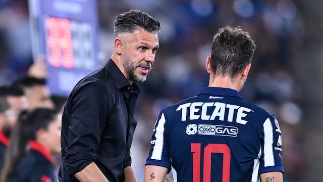 Se rompió el vestidor de Rayados: Reportan grave pelea entre Martín Demichelis y Sergio Canales
