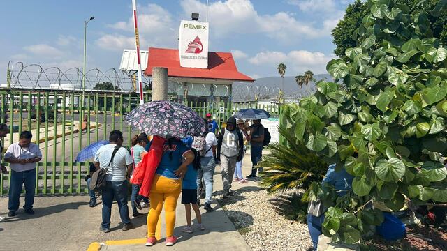 ¿Desabasto de gasolina en Chiapas? Maestros de la CNTE bloquean instalaciones de Pemex