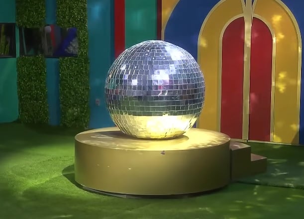 La esfera disco en la que Abelito se escondía en La Casa de los Famosos México 2025.