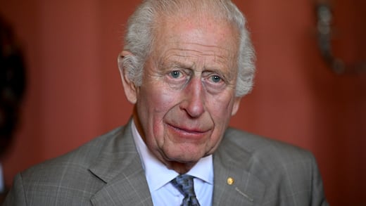 Radio británica “declara muerto” por error al rey Carlos III