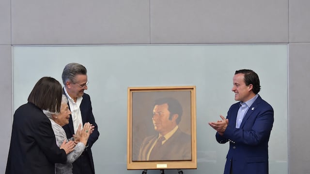 FMF rinde homenaje a Rafael Castillo, expresidente del futbol mexicano.