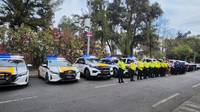 Iztacalco retira vehículos abandonados en Agrícola Oriental con operativo de chatarrización