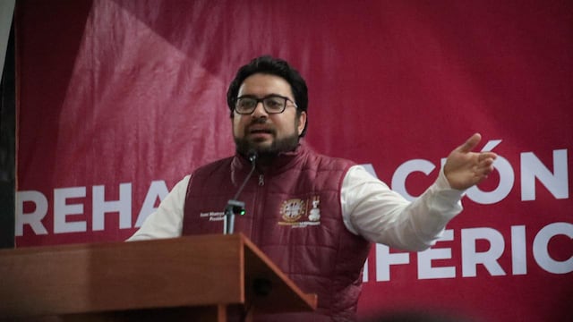 Alcalde Isaac Montoya Márquez da el banderazo de inicio a la rehabilitación del Periférico Norte en Naucalpan.