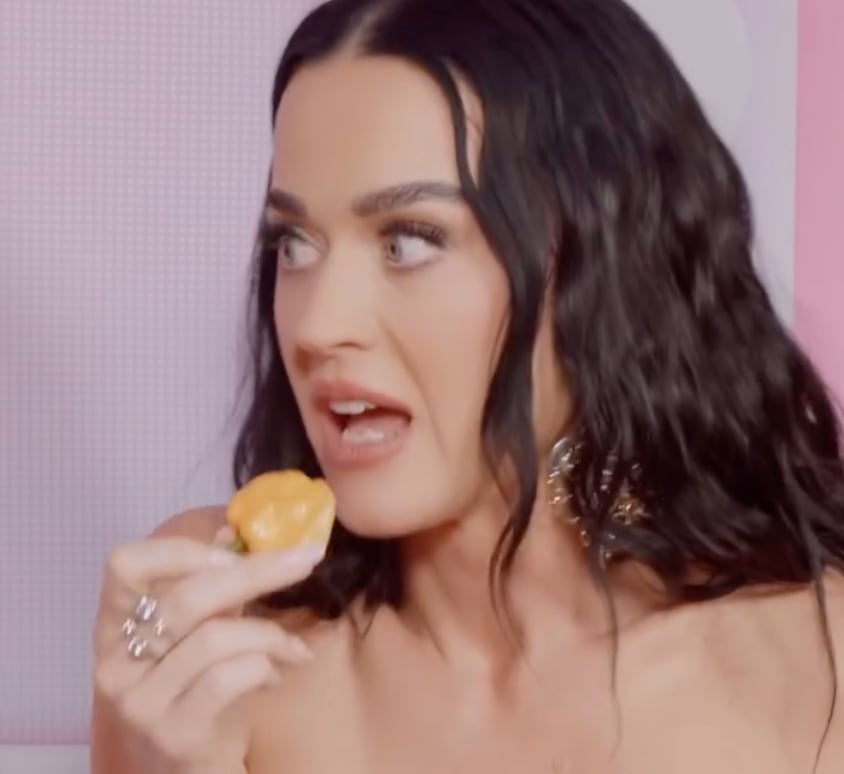 Katy Perry se come un chile habanero en el adelanto de Pinky Promise
