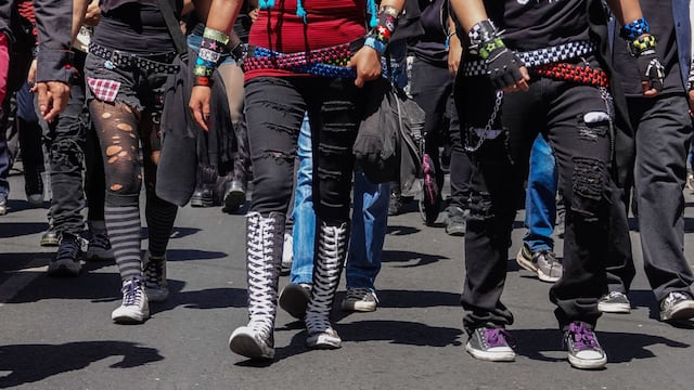 La Marcha emo 2025 que conmemoró 17 años de la primera en la Glorieta de los Insurgentes