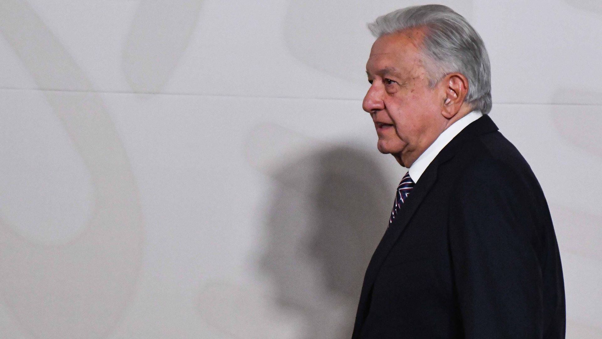AMLO, el pararrayos
