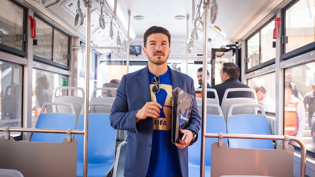 Samuel García evalúa modernización de la Línea 1 del Metro.