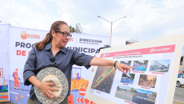 Azucena Cisneros inicia rehabilitación de avenida R1 en Ecatepec.
