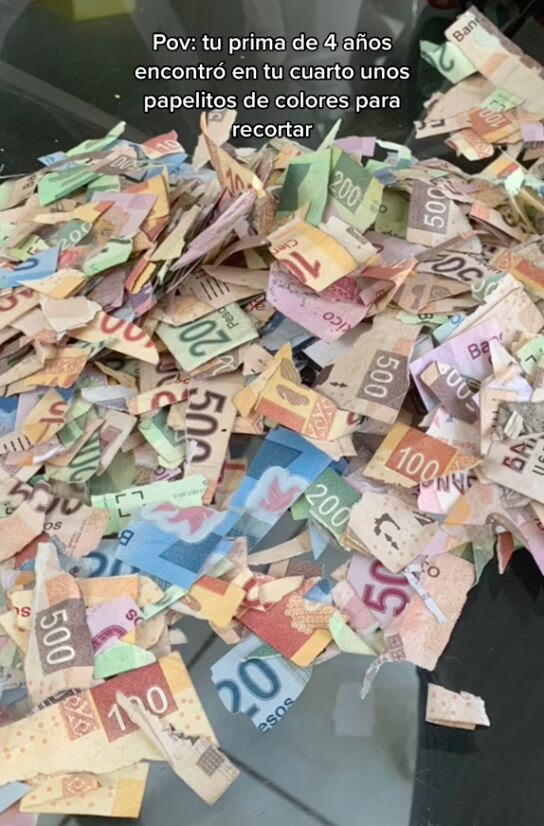 Una niña encontró billetes creyendo que eran "papelitos de colores"