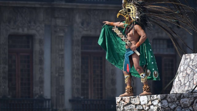Homenaje a Cuauhtémoc, el último Huey Tlatoani, en el Zócalo CDMX