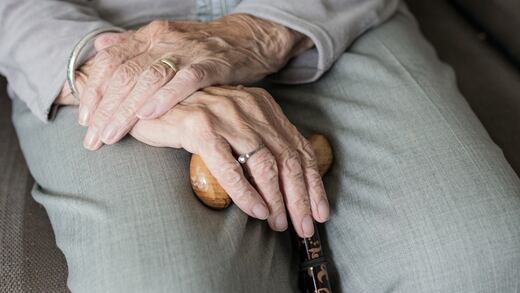Muere de Covid-19 pedófilo de 98 años de edad