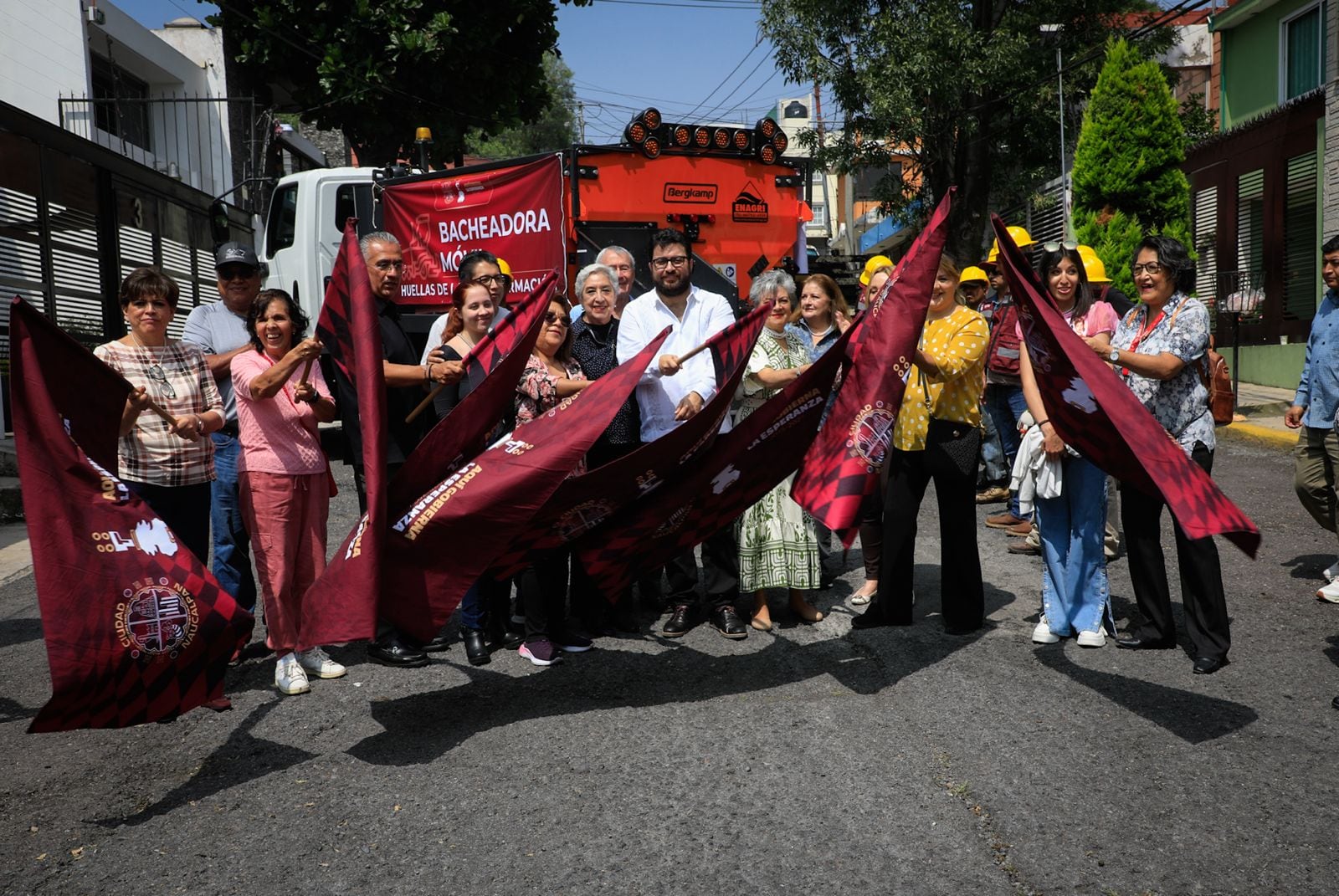 Naucalpan incorpora bacheadoras móviles para reparar calles y reducir tiempos