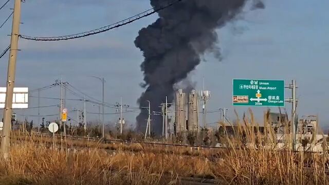 Avión Jeju Air se estrella en aeropuerto de Corea del Sur
