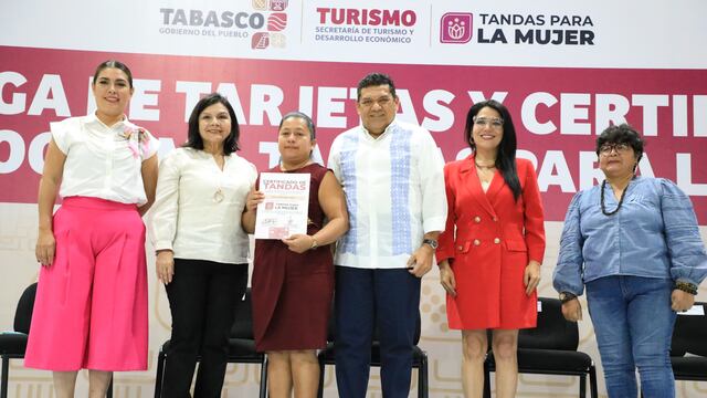 Javier May entregó 2 mil tandas para la mujer en Tabasco