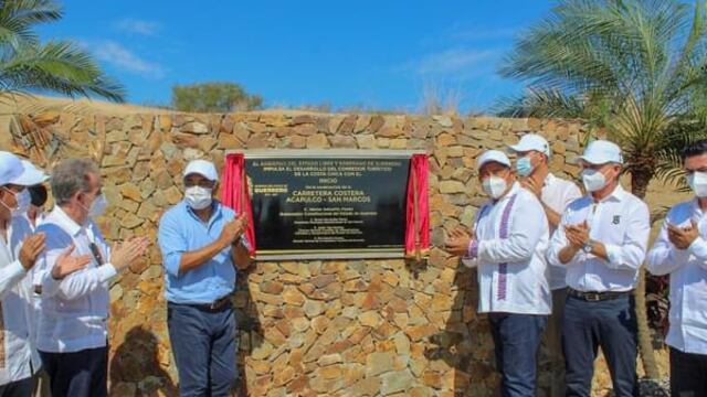 Astudillo Flores inaugura carretera