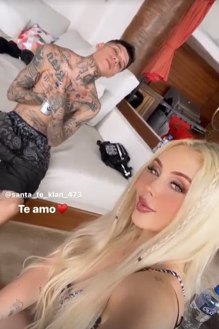 Santa Fe Klan y Maya Nazor de vacaciones.