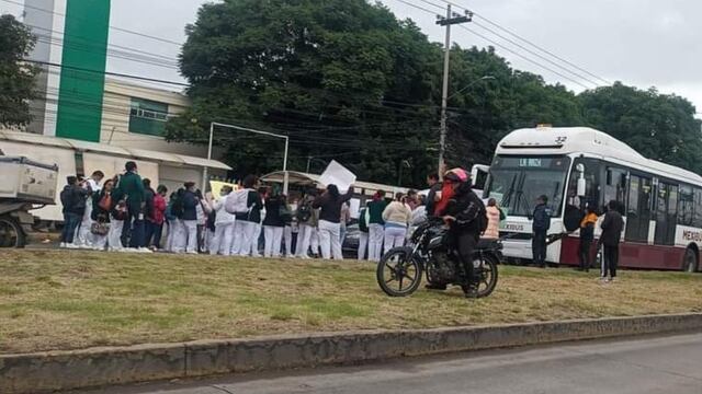 Bloqueo de personal médico en la Vía Morelos de Ecatepec hoy 7 de octubre