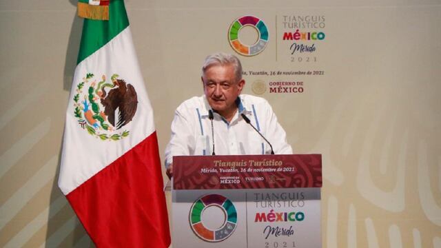 AMLO inaugura Tianguis Turístico