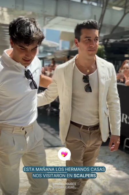 Mario Casas y su hermano conquistan a sus fans de la CDMX