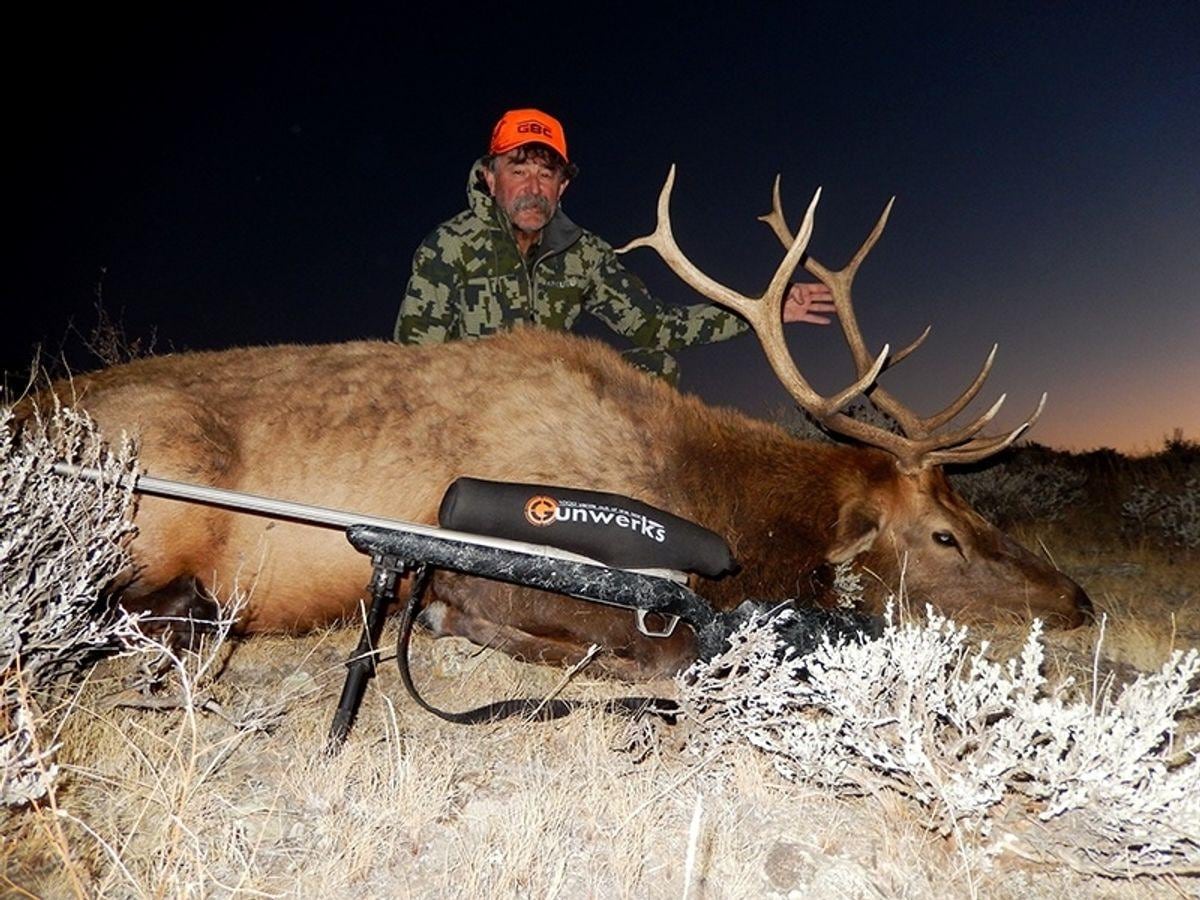 Ernie Dosio, cazador.