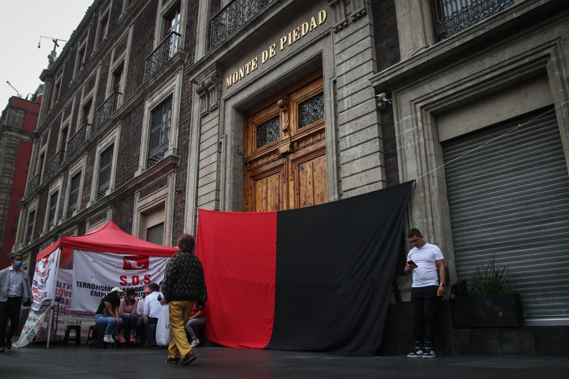 Monte de Piedad inicia huelga y da mensaje a quienes tienen un empeño