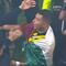Orbelín Pineda y Matías Almeyda se dan emotivo abrazo tras ganar el campeonato con el AEK de Atenas
