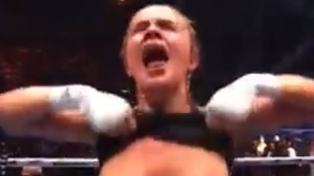 Festejo de boxeadora